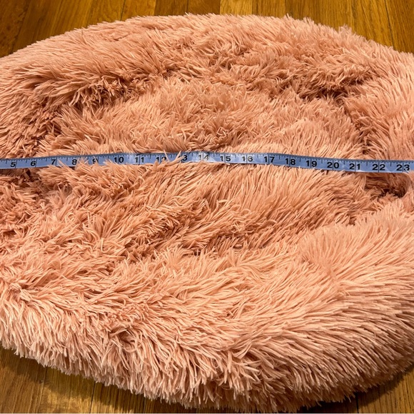 Pink Fluffy Pet Bed - Picture 5 of 6